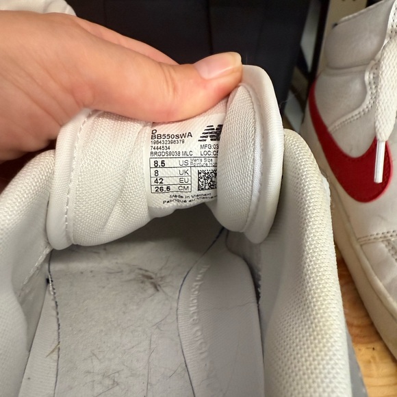 New Balance 550 White Gray Athletic Shoes - Picture 3 of 3